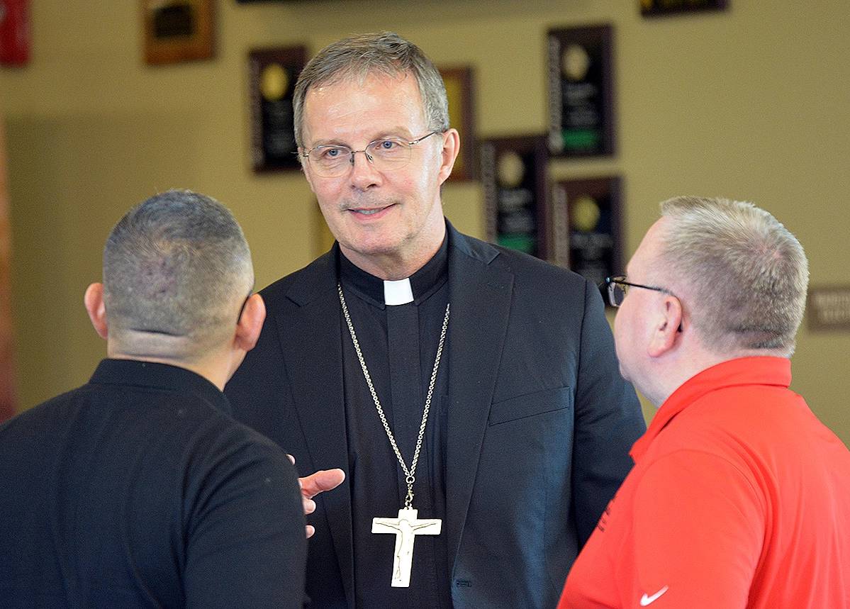 Bishop outlines vision with parish leaders